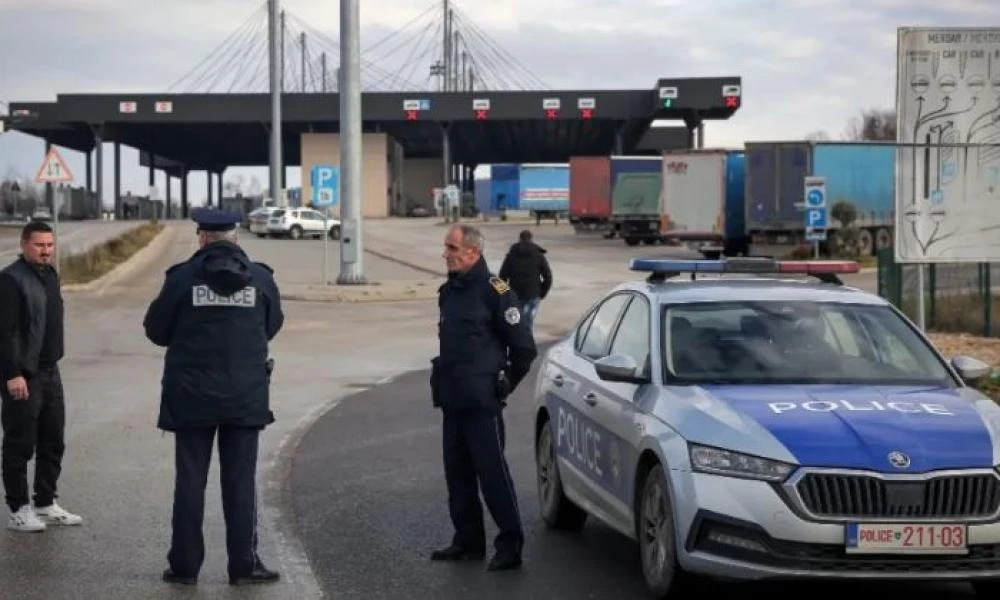 Σερβία: Οπλοστάσιο έκρυβε όχημα με πινακίδες Κοσσυφοπεδίου